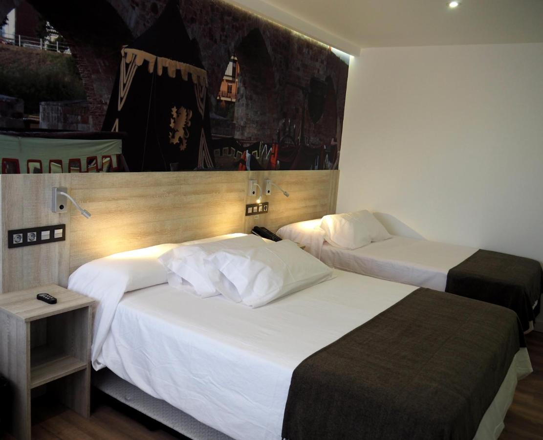 Hostal Don Suero De Quinones Hospital de Órbigo Екстериор снимка