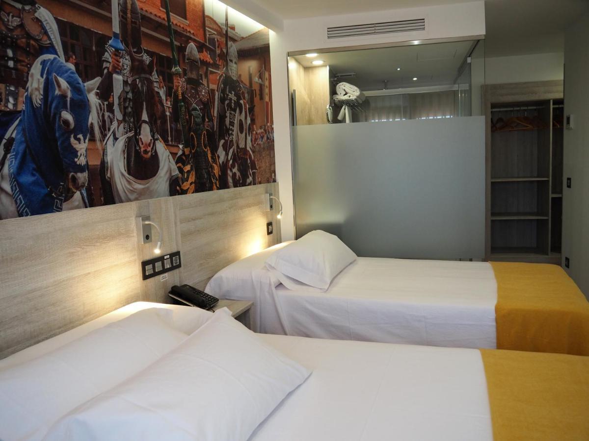 Hostal Don Suero De Quinones Hospital de Órbigo Екстериор снимка