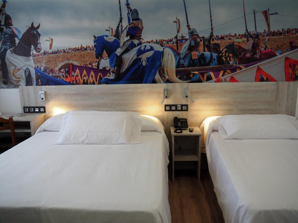 Hostal Don Suero De Quinones Hospital de Órbigo Екстериор снимка