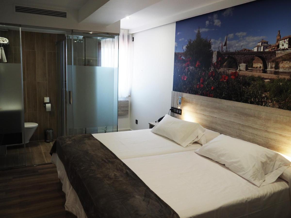 Hostal Don Suero De Quinones Hospital de Órbigo Екстериор снимка