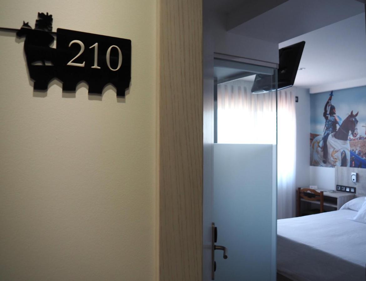 Hostal Don Suero De Quinones Hospital de Órbigo Екстериор снимка