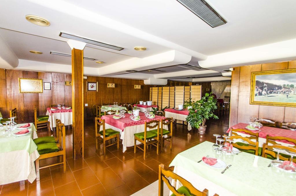 Hostal Don Suero De Quinones Hospital de Órbigo Екстериор снимка